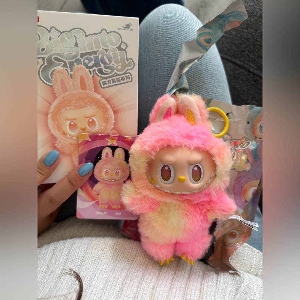 Labubu - Big Into Energy